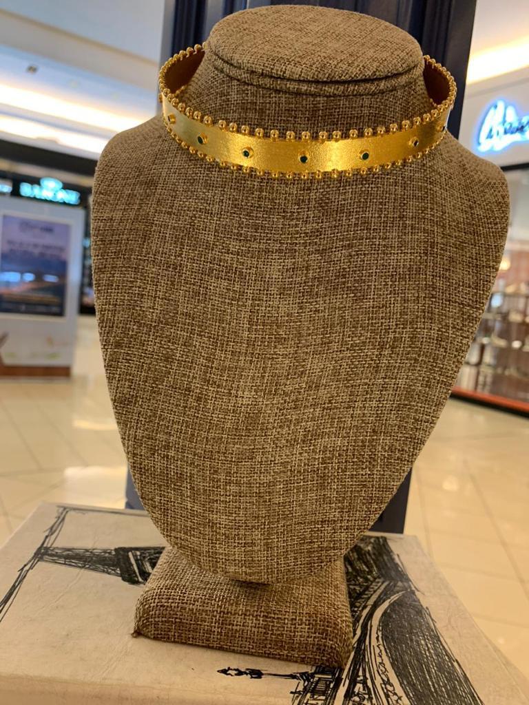 CHOKER
